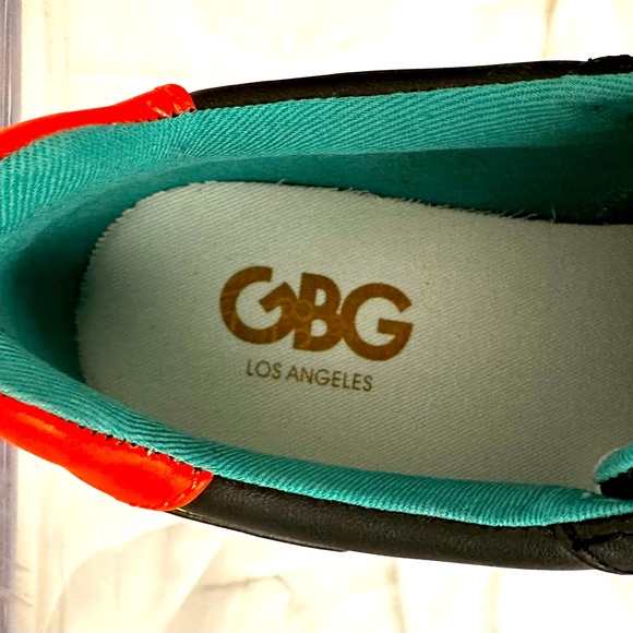 GBG Los Angeles Omera Woman’s Black Faux Leather Sneaker 6 1/2 M New in box ! - Picture 8 of 10